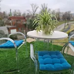 Médea A Vízparton Apartman *